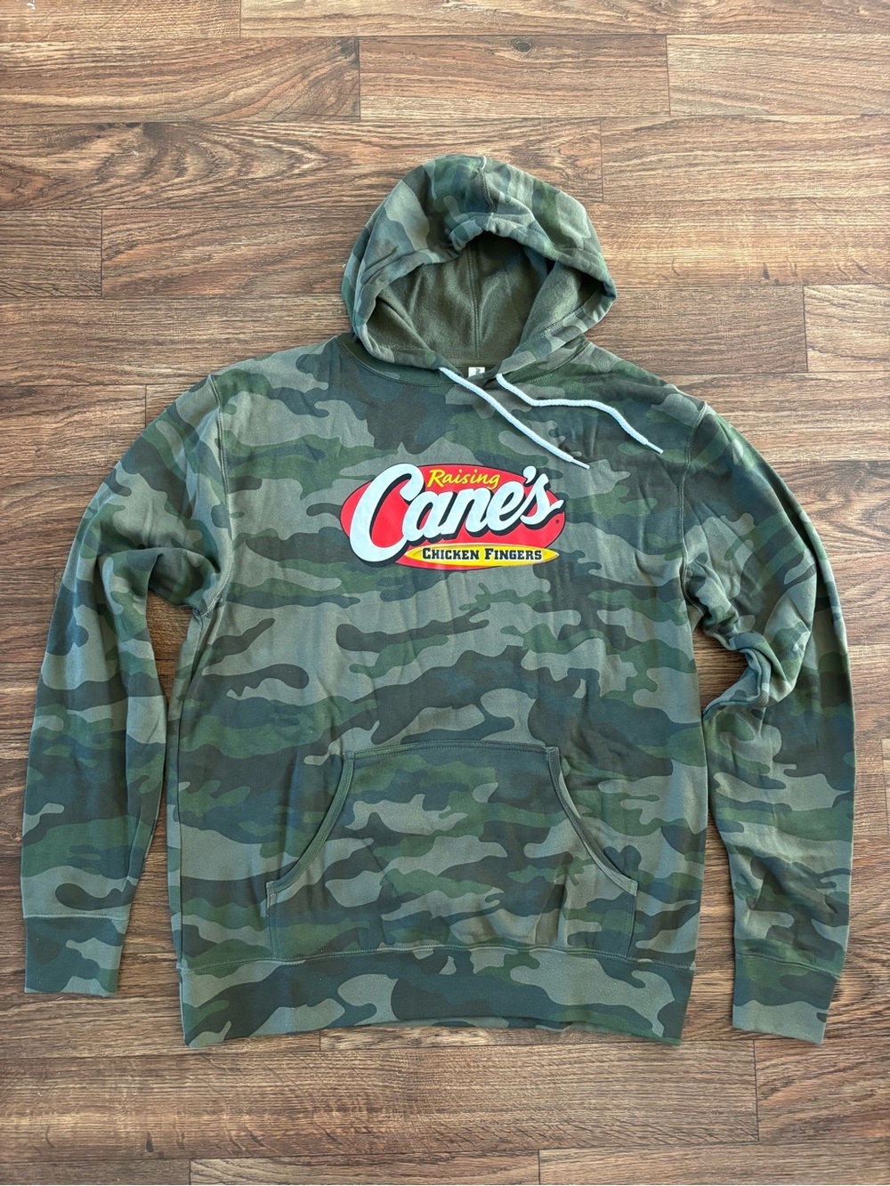 Raising Cane’s Chicken Fingers Graphic Camo Hoodie Pullover NWOT Size: XL